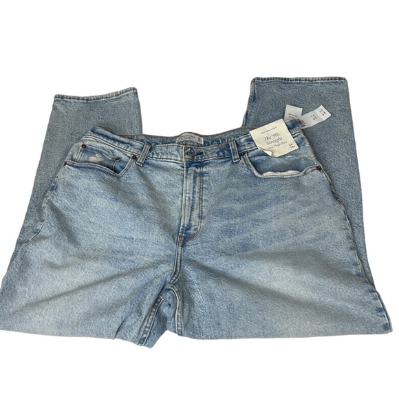 Abercrombie and Fitch Ultra High Rise 90s Straight Jean 18/34 short TikTok - Picture 13 of 16